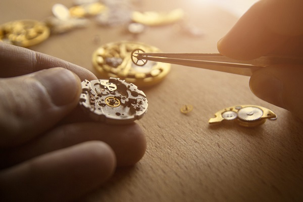 WATCH MOVEMENT SERVICING